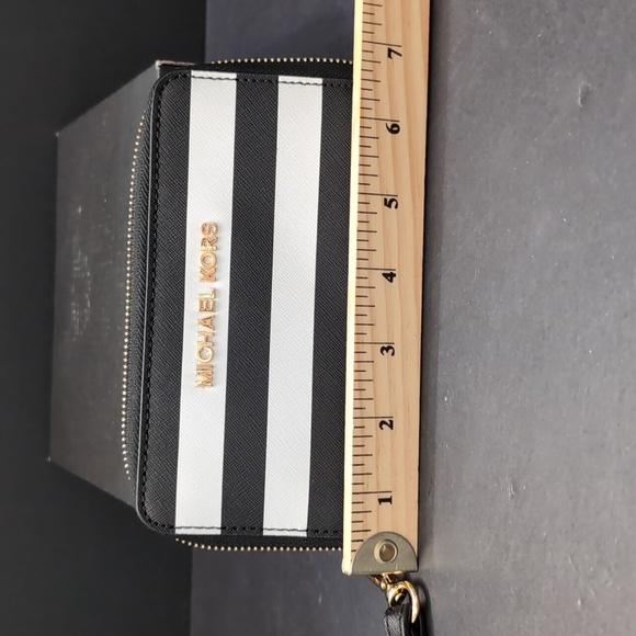 Michael Kors Black/White Striped All-around Zippered Wristlet/Wallet. - Picture 6 of 7